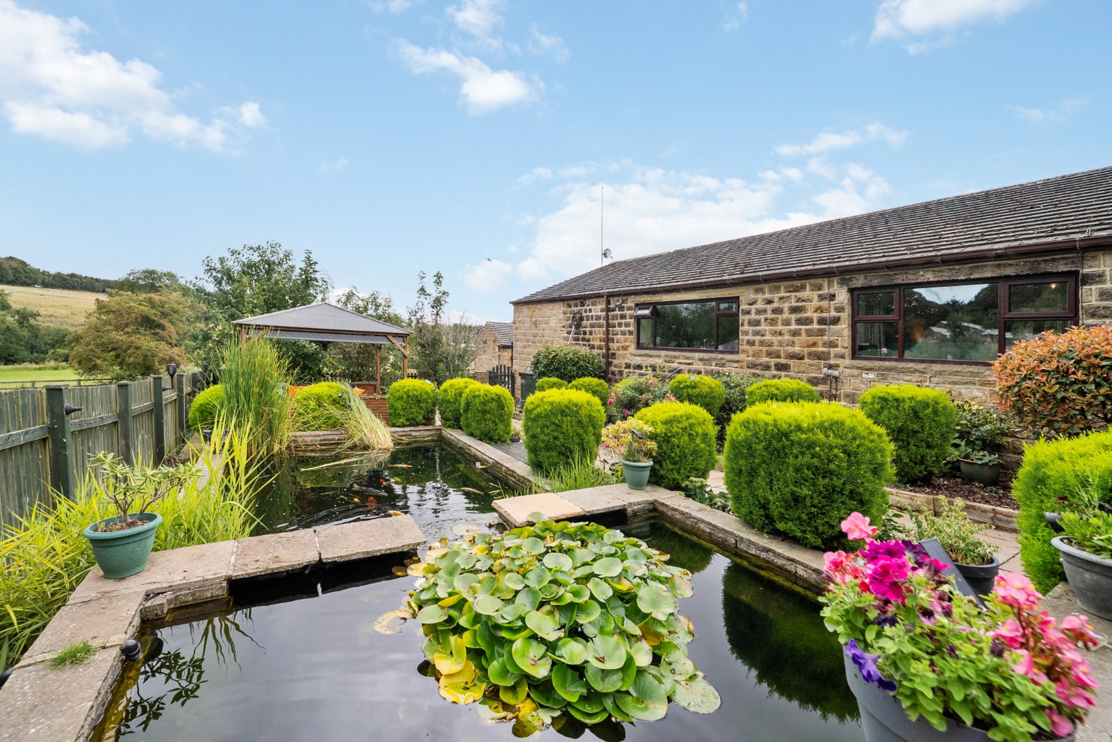 Dean Head, Scotland Lane, Horsforth, Leeds, LS18