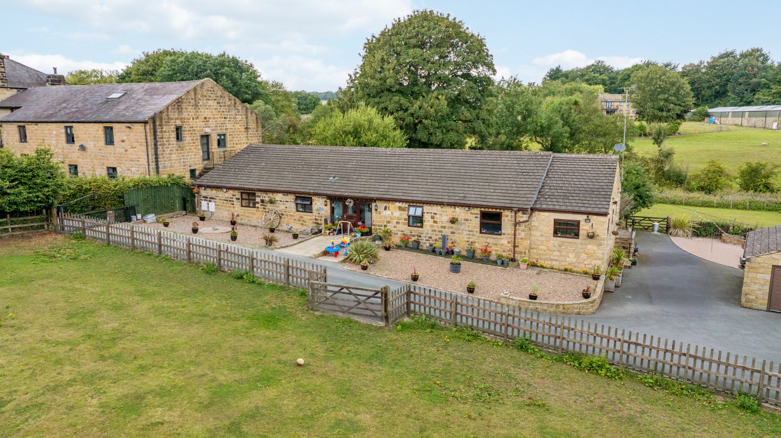 Dean Head, Scotland Lane, Horsforth, Leeds, LS18