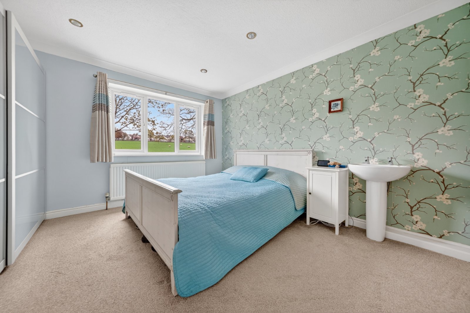 New York Lane, Rawdon, Leeds, LS19