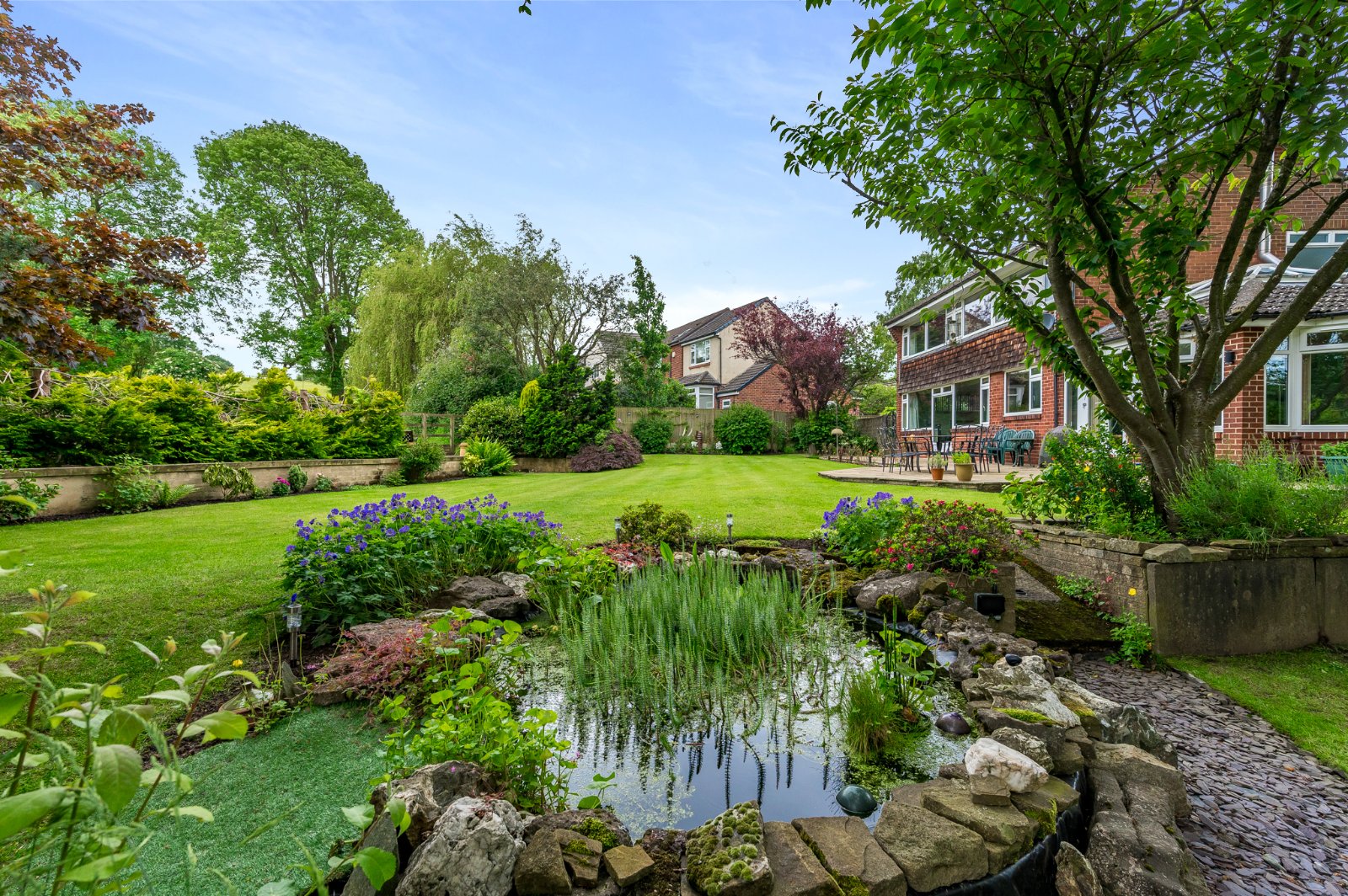 Foxholes Crescent, Calverley, Pudsey, Leeds, LS28