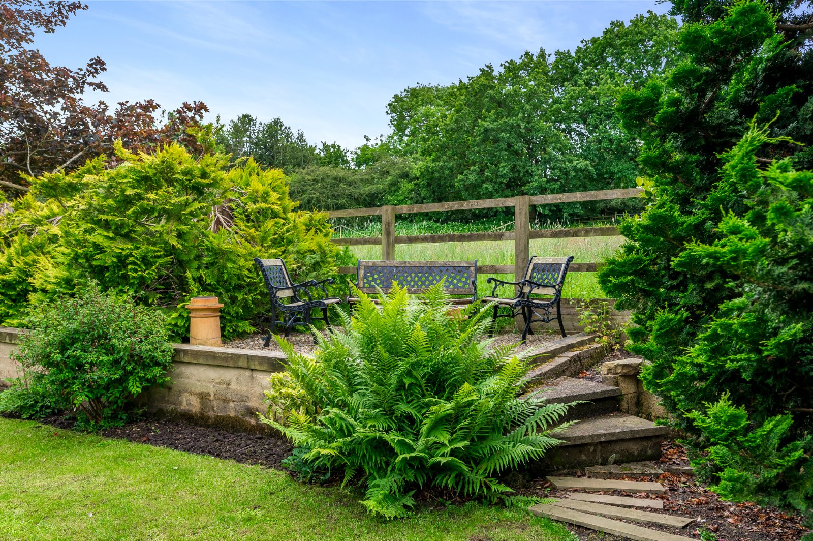 Foxholes Crescent, Calverley, Pudsey, Leeds, LS28