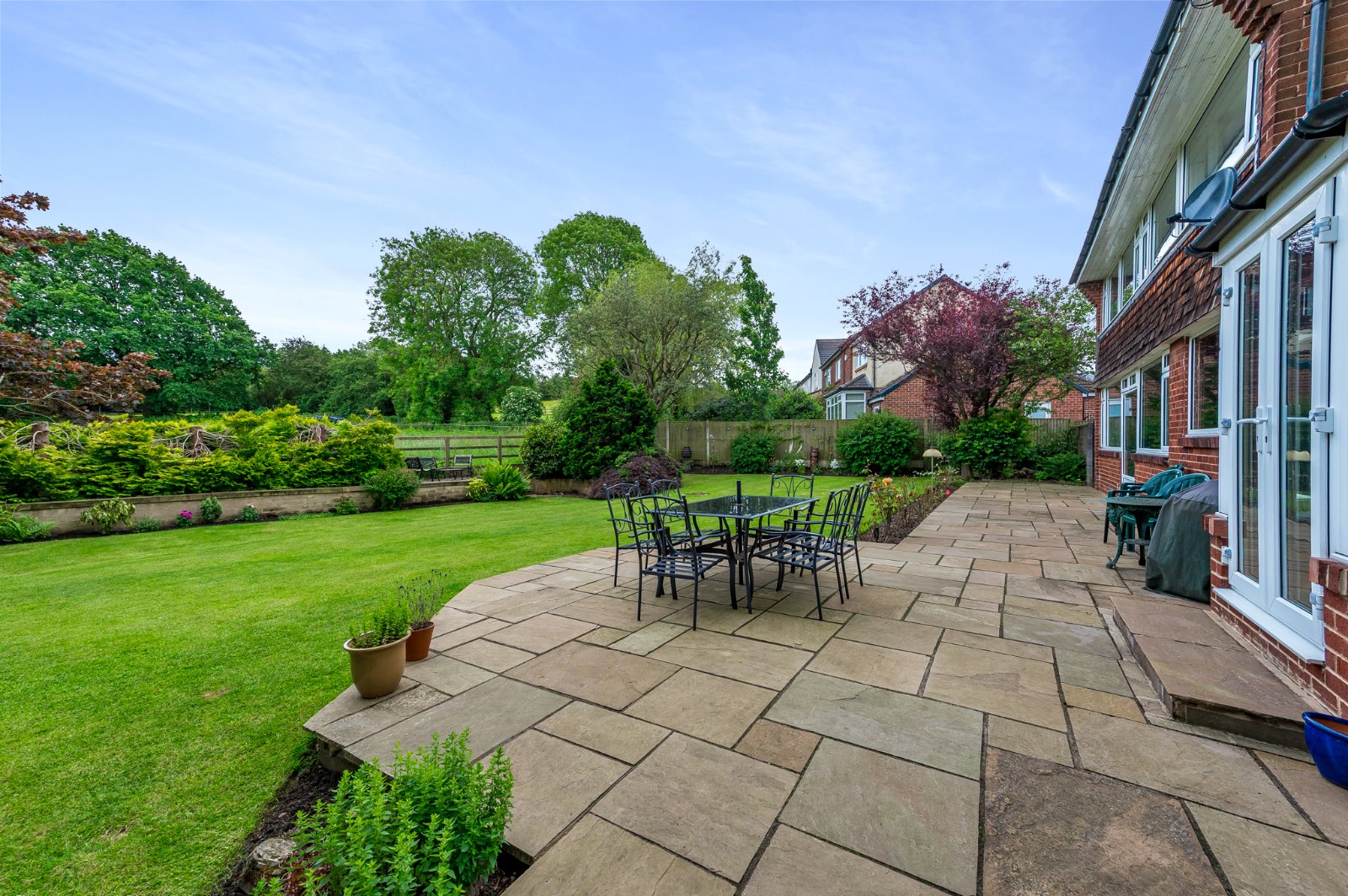 Foxholes Crescent, Calverley, Pudsey, Leeds, LS28