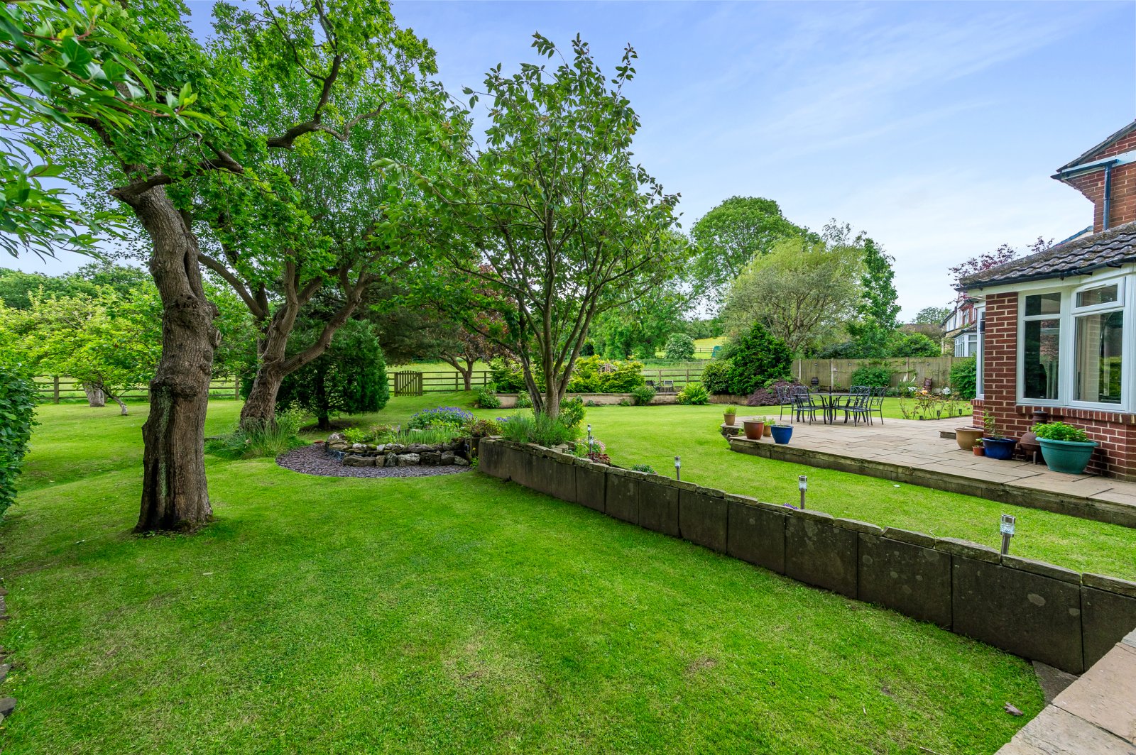 Foxholes Crescent, Calverley, Pudsey, Leeds, LS28