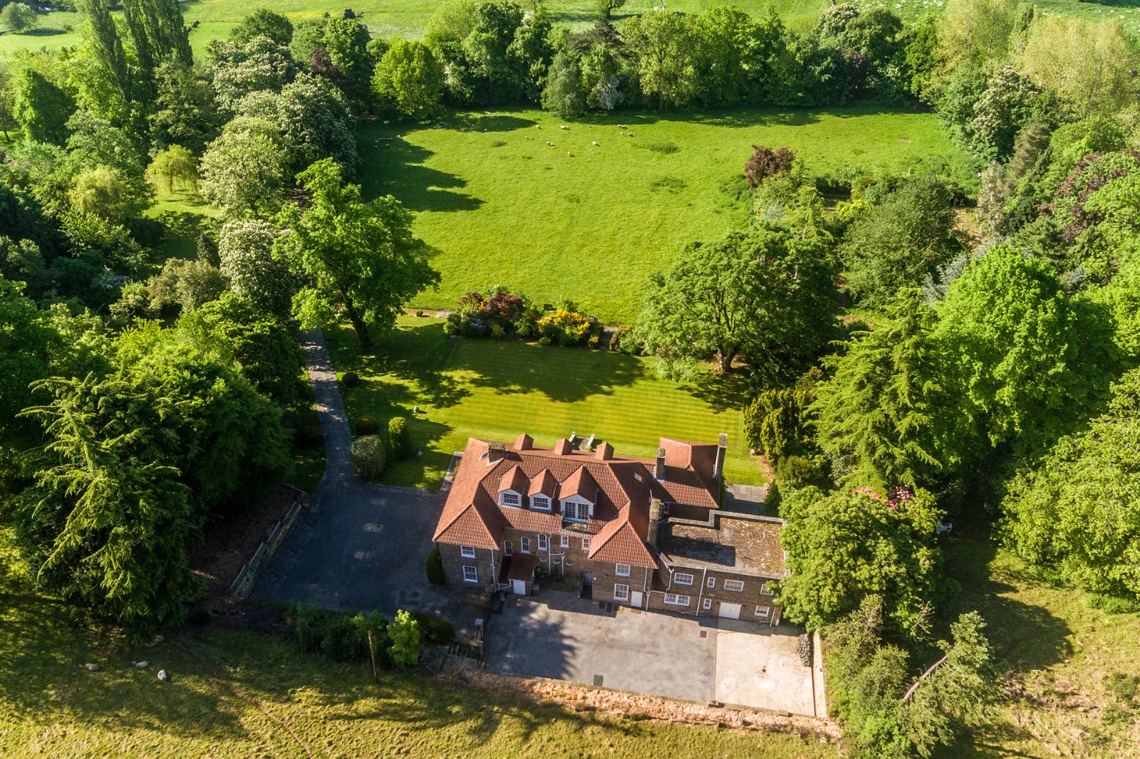 Woodlands Drive, Rawdon, Leeds, West Yorkshire, LS19