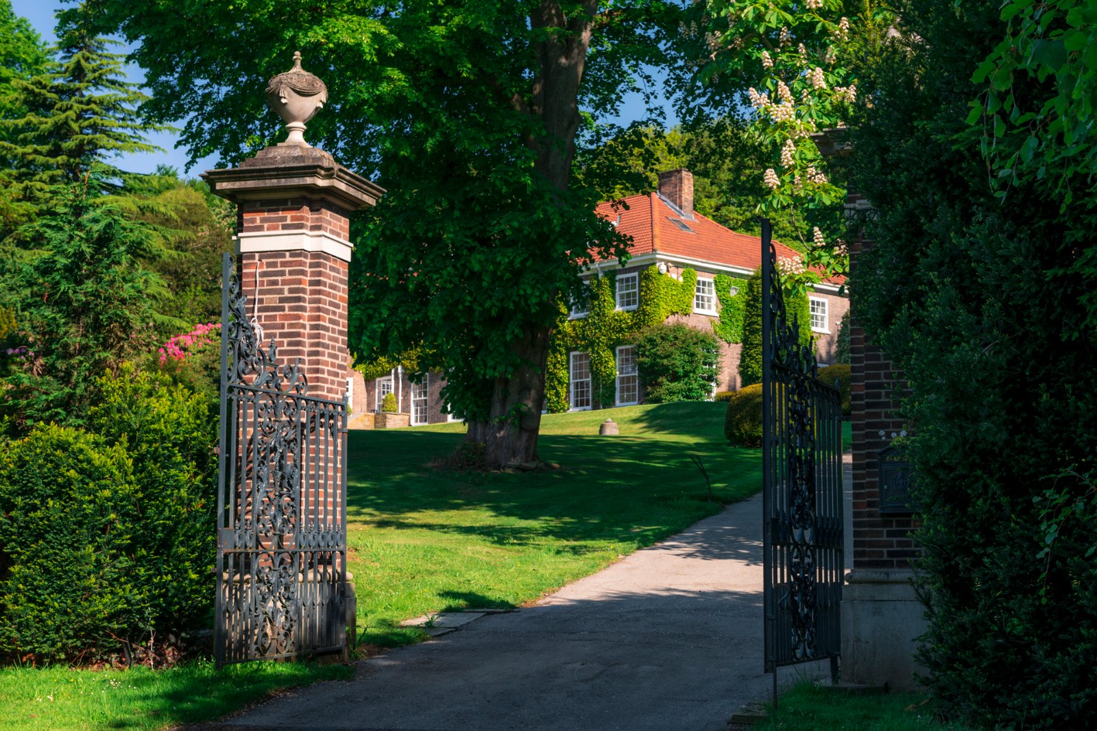 Woodlands Drive, Rawdon, Leeds, West Yorkshire, LS19