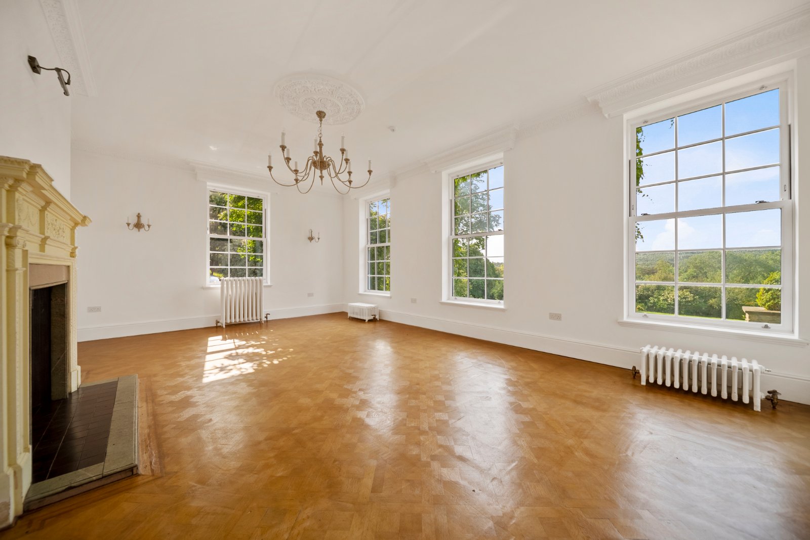 Woodlands Drive, Rawdon, Leeds, West Yorkshire, LS19