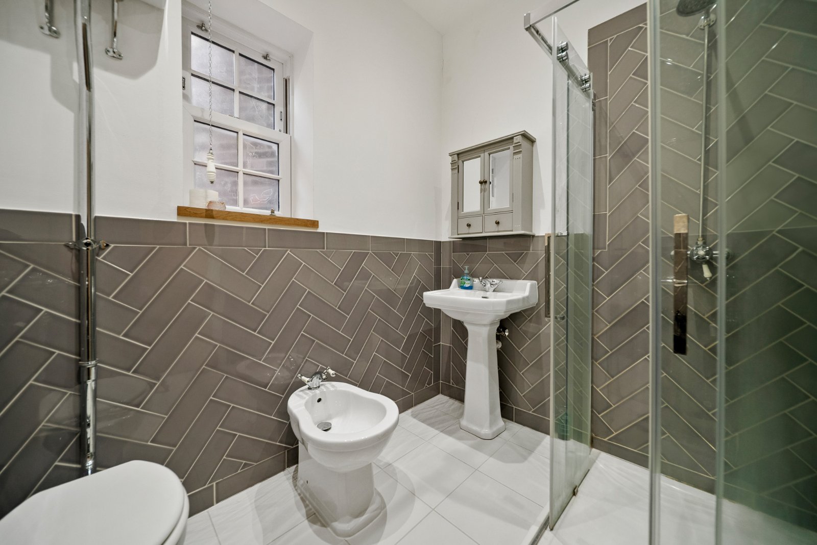 Woodlands Drive, Rawdon, Leeds, West Yorkshire, LS19