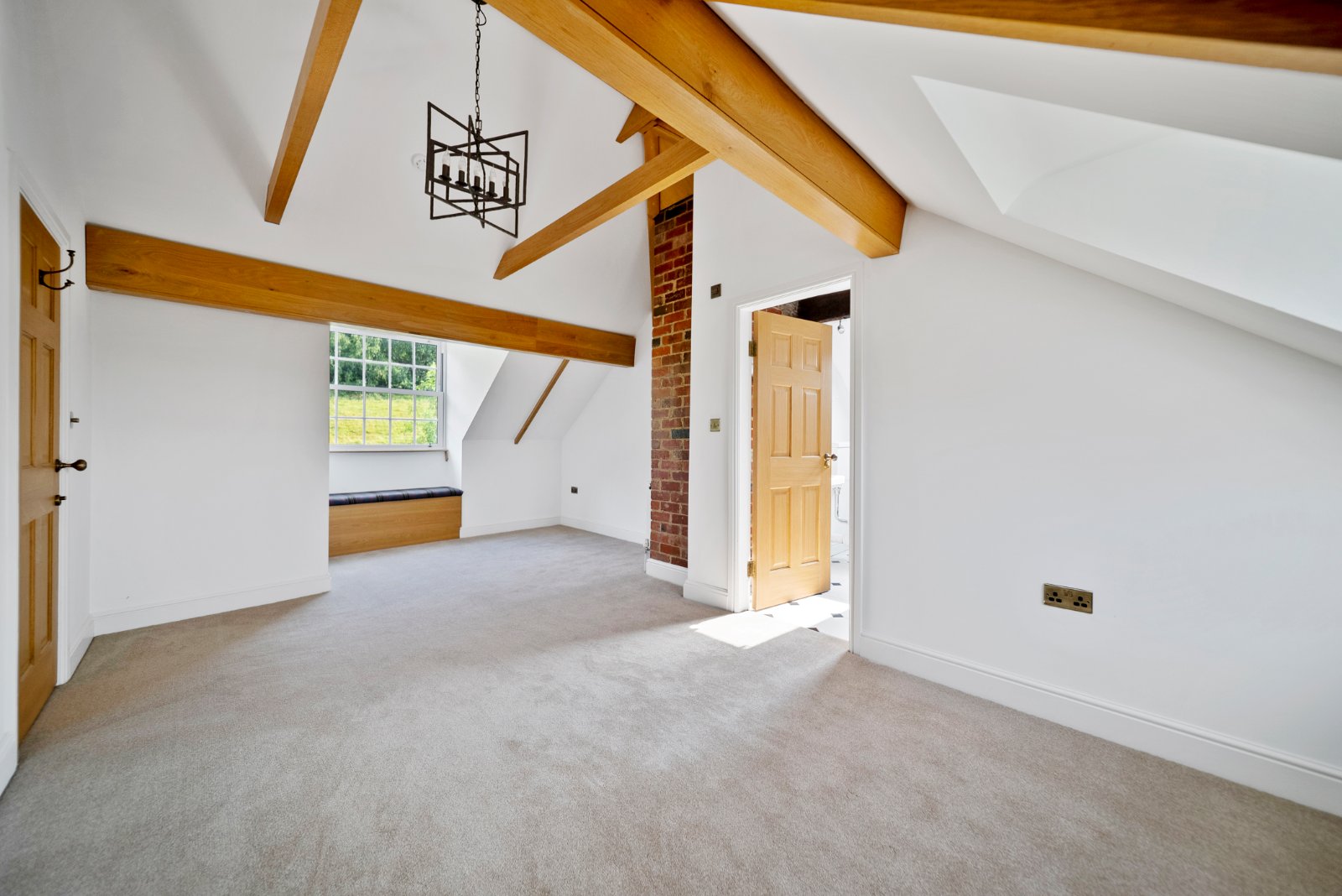 Woodlands Drive, Rawdon, Leeds, West Yorkshire, LS19