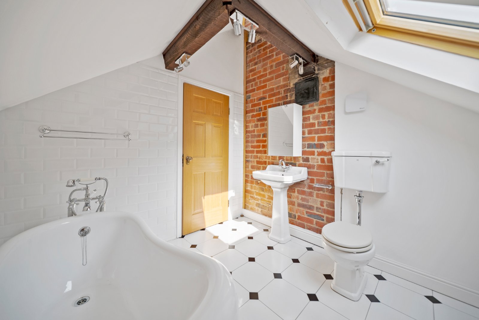 Woodlands Drive, Rawdon, Leeds, West Yorkshire, LS19