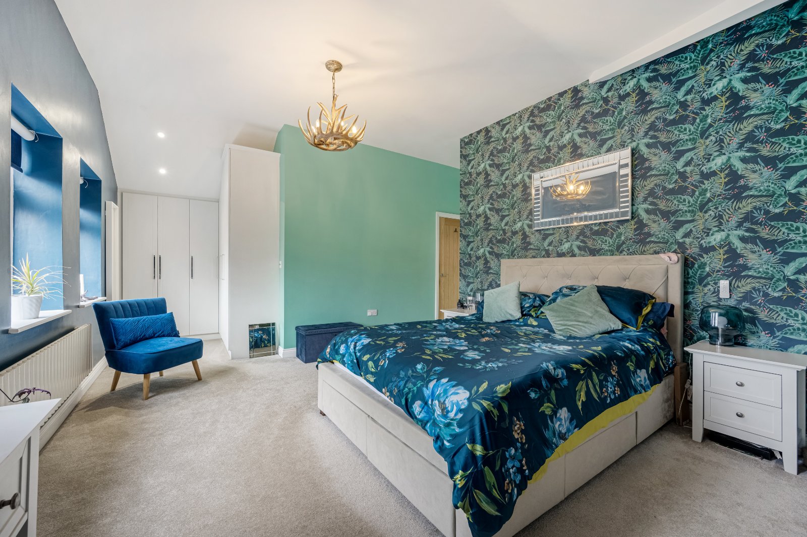 Foxholes Crescent, Calverley, Pudsey, West Yorkshire, LS28