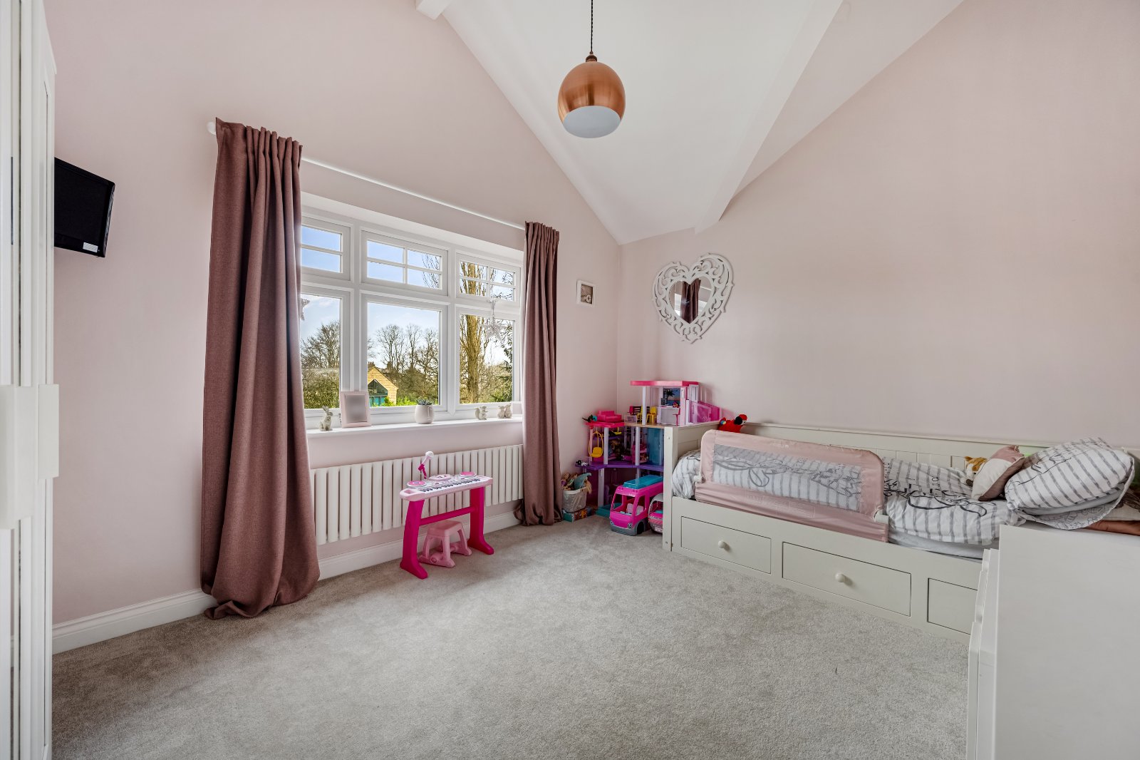 Foxholes Crescent, Calverley, Pudsey, West Yorkshire, LS28