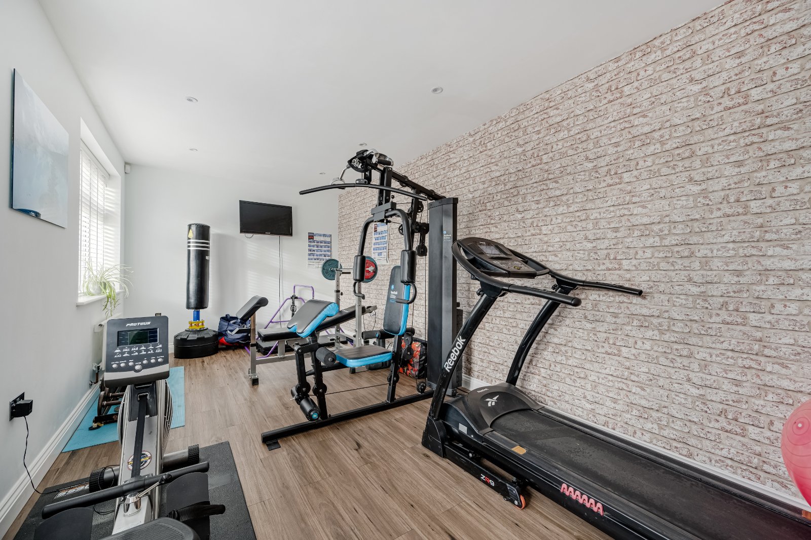 Foxholes Crescent, Calverley, Pudsey, West Yorkshire, LS28