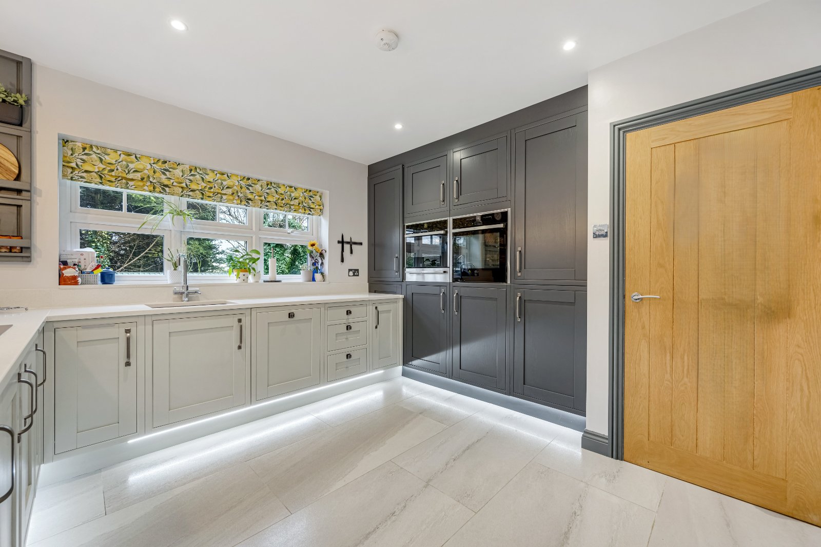 Foxholes Crescent, Calverley, Pudsey, West Yorkshire, LS28