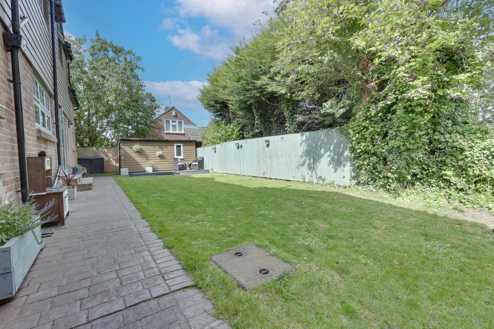 Foxholes Crescent, Calverley, Pudsey, West Yorkshire, LS28