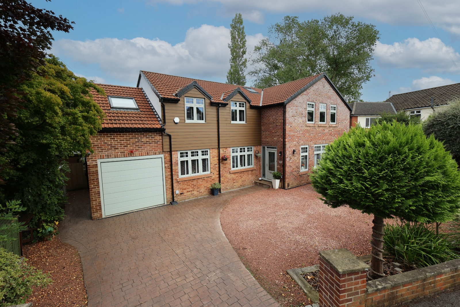 Foxholes Crescent, Calverley, Pudsey, West Yorkshire, LS28