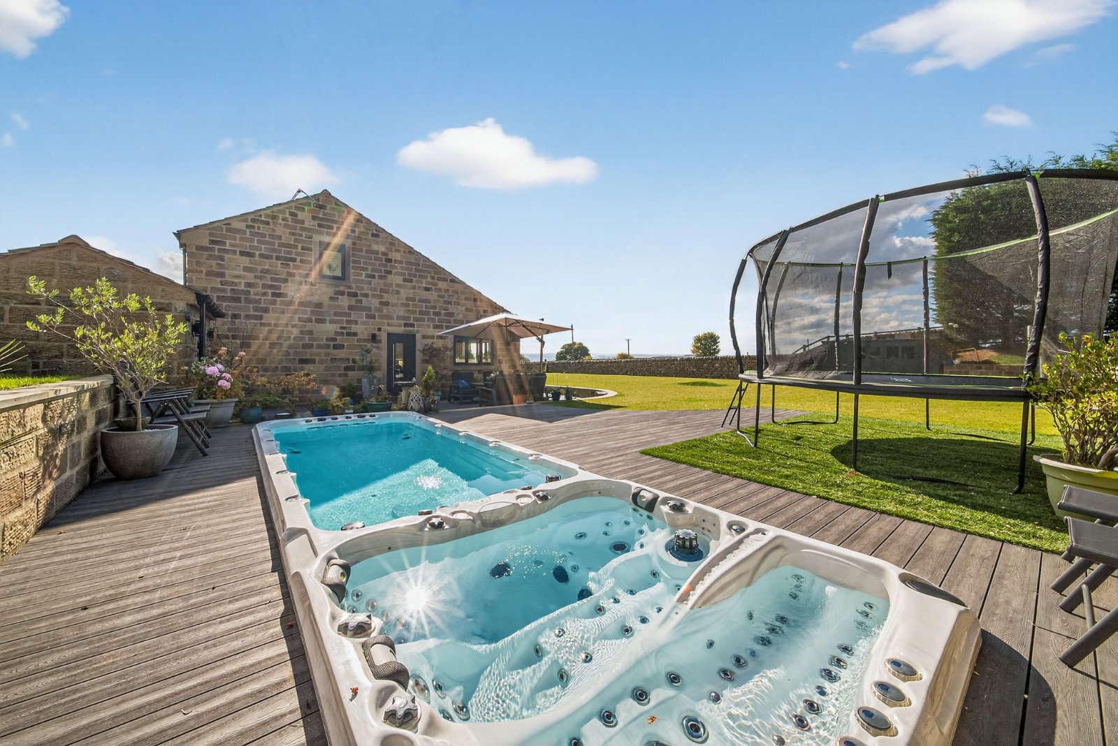 Carlton Lane, Guiseley, Leeds, West Yorkshire, LS20