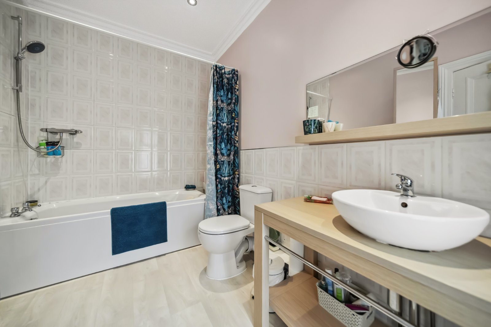 Leeds Road, Idle, Bradford, West Yorkshire, BD10