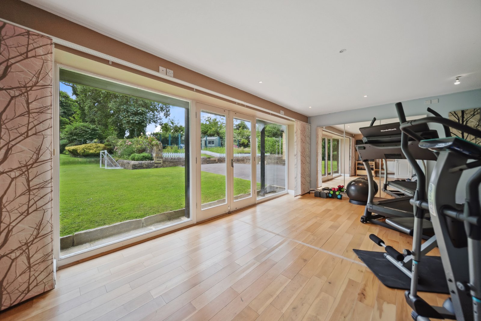 Leeds Road, Idle, Bradford, West Yorkshire, BD10