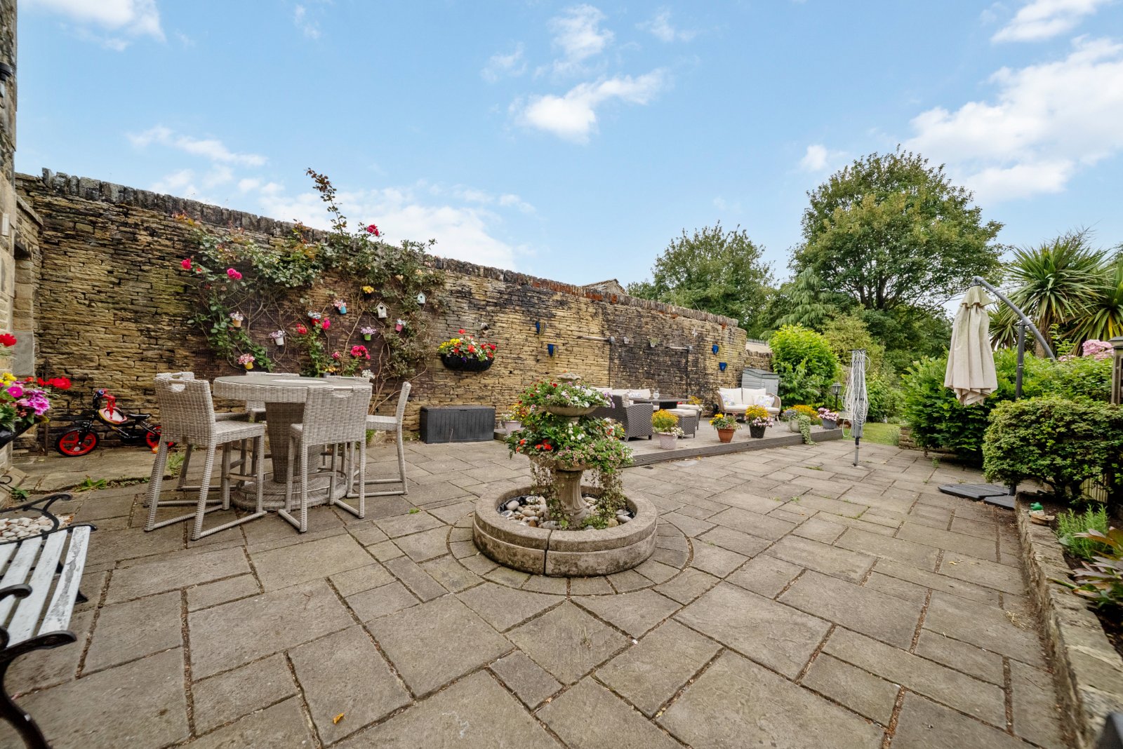 Woodhall Hills, Calverley, Pudsey, West Yorkshire, LS28
