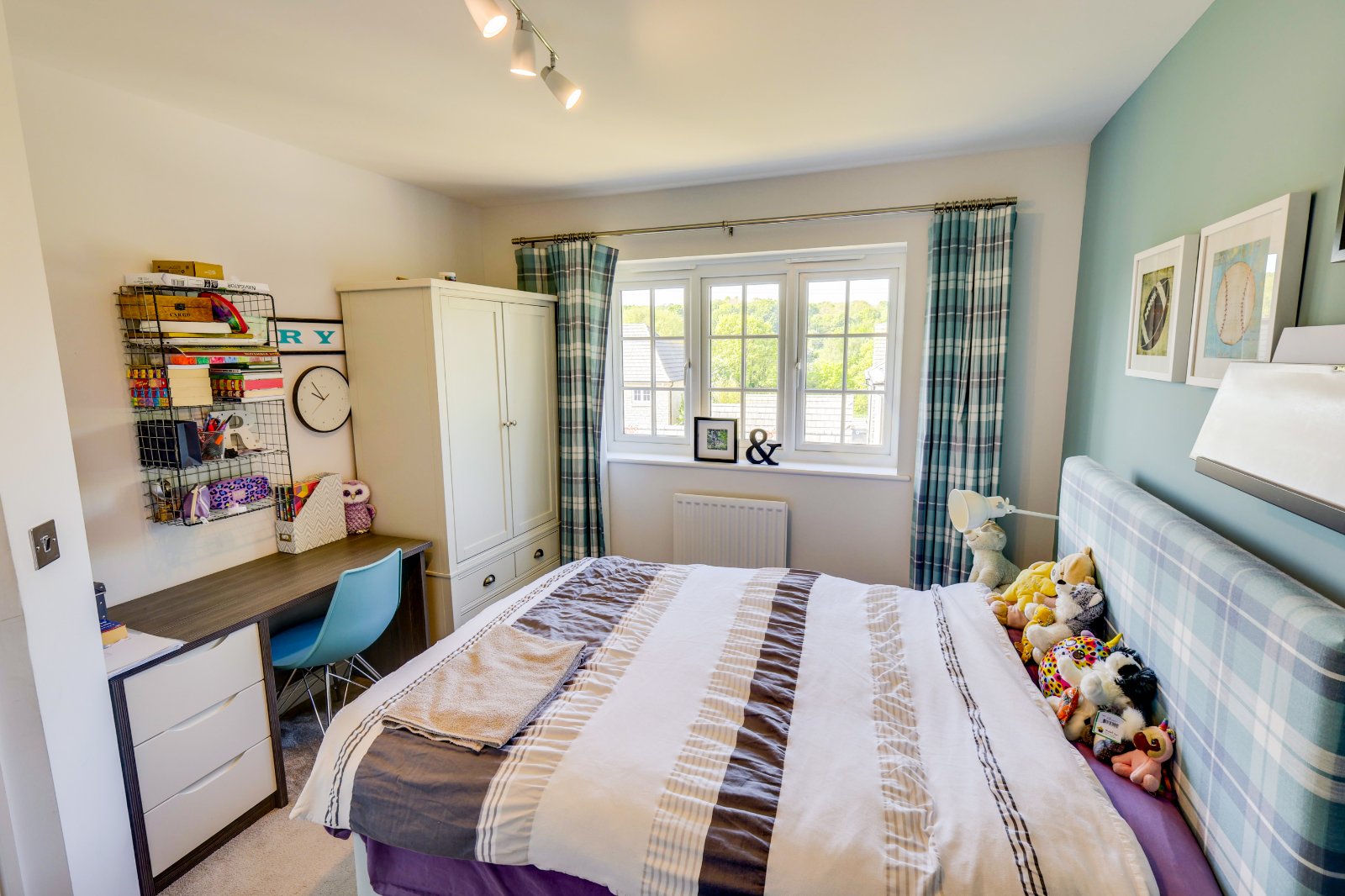 Bletchley Way, Horsforth, Leeds, West Yorkshire, LS18