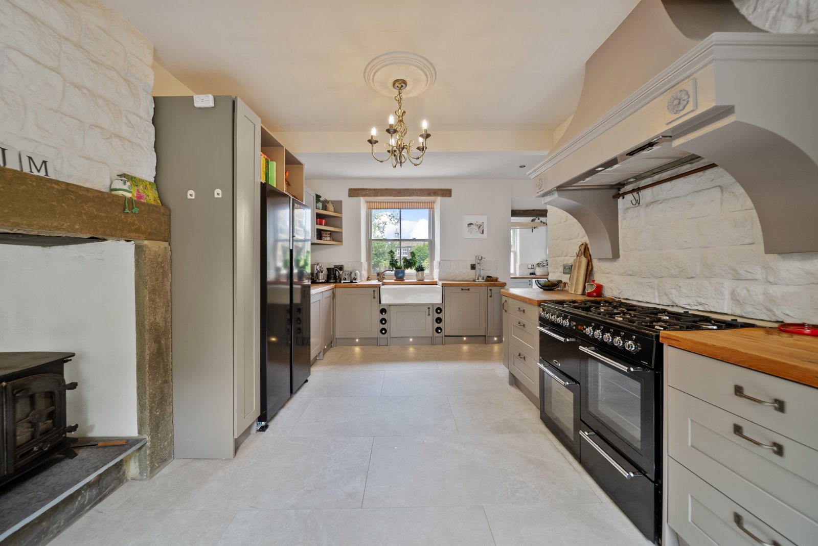 Micklefield Lane, Rawdon, Leeds, West Yorkshire, LS19