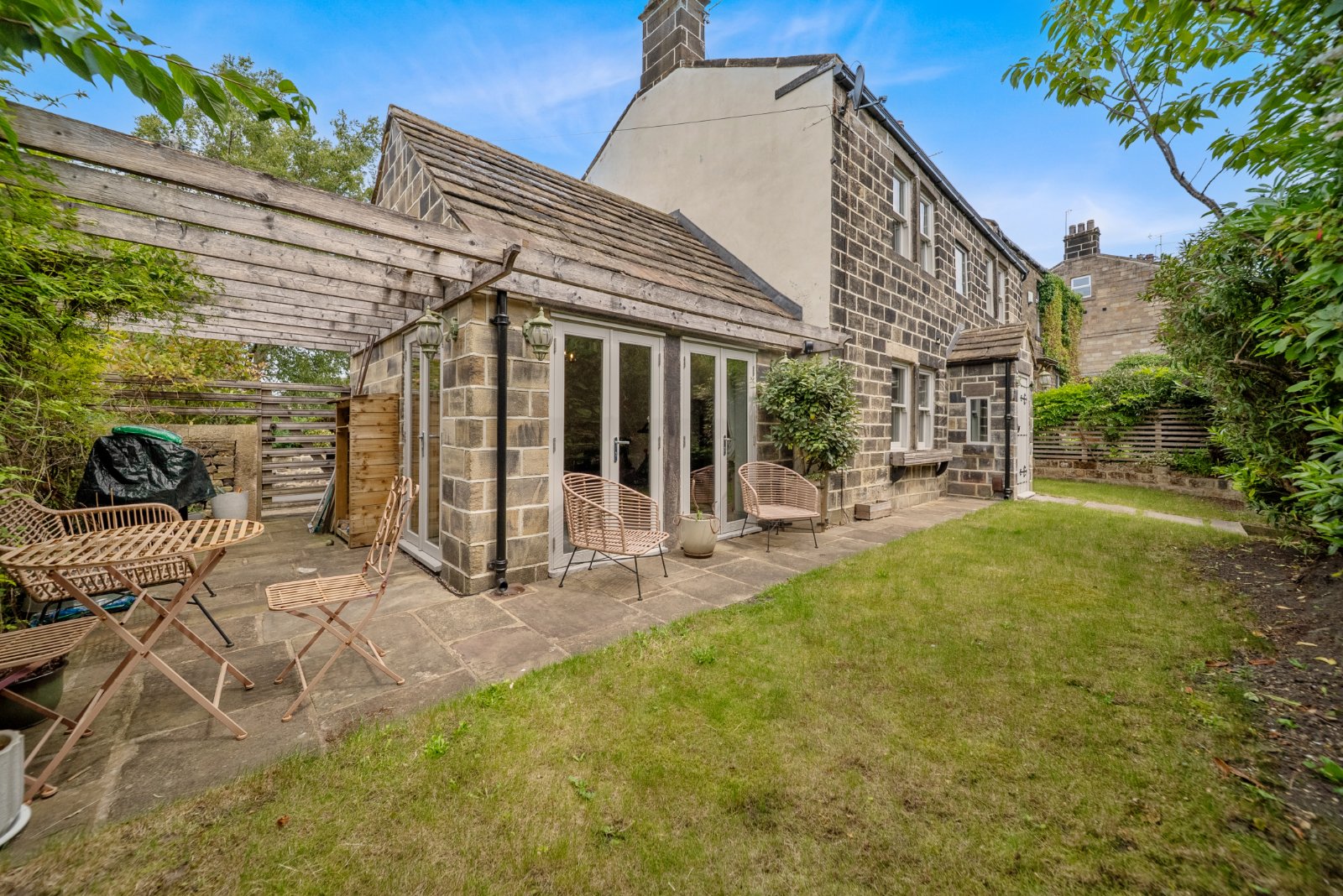 Micklefield Lane, Rawdon, Leeds, West Yorkshire, LS19