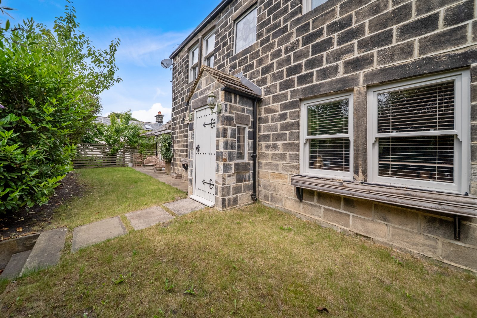 Micklefield Lane, Rawdon, Leeds, West Yorkshire, LS19
