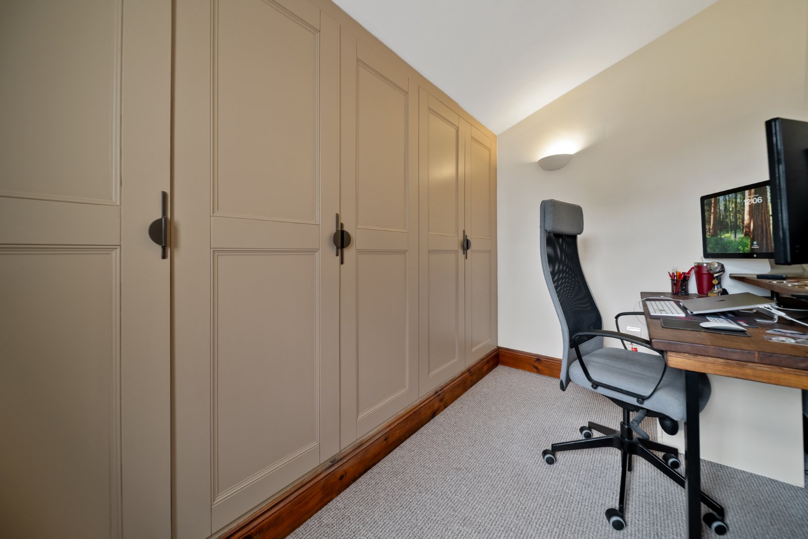 Micklefield Lane, Rawdon, Leeds, West Yorkshire, LS19