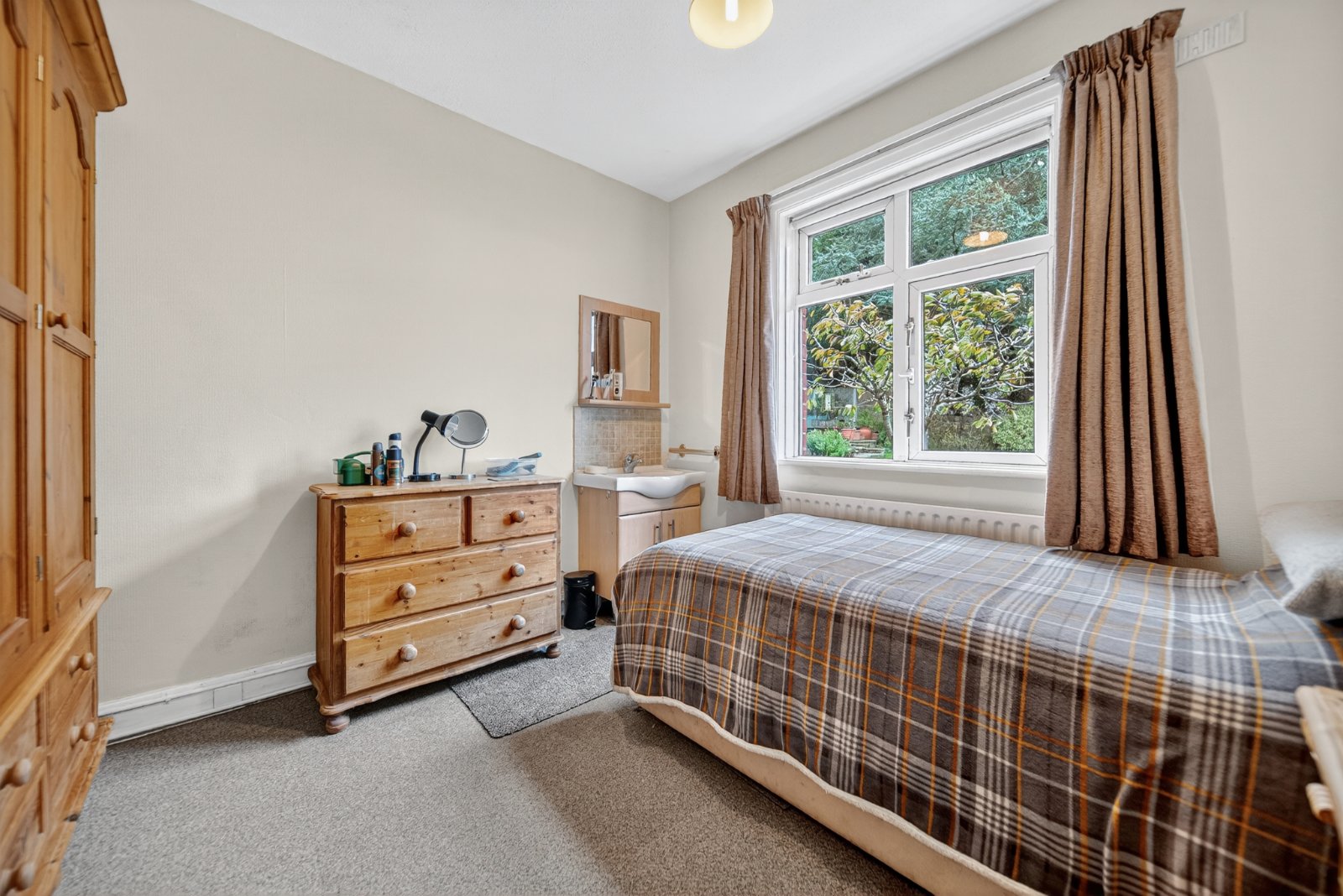 Low Green, Rawdon, Leeds, West Yorkshire, LS19