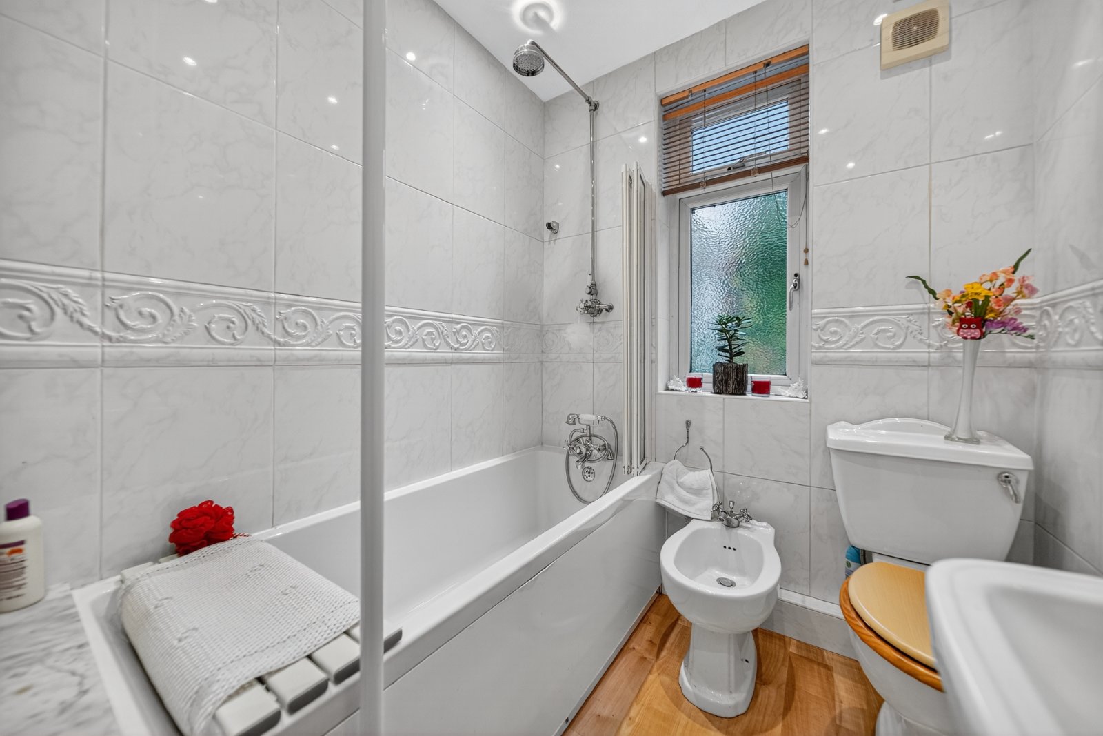 Low Green, Rawdon, Leeds, West Yorkshire, LS19