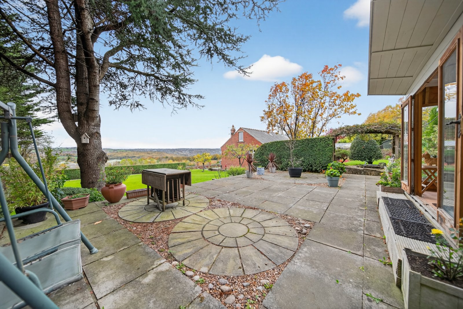 Low Green, Rawdon, Leeds, West Yorkshire, LS19