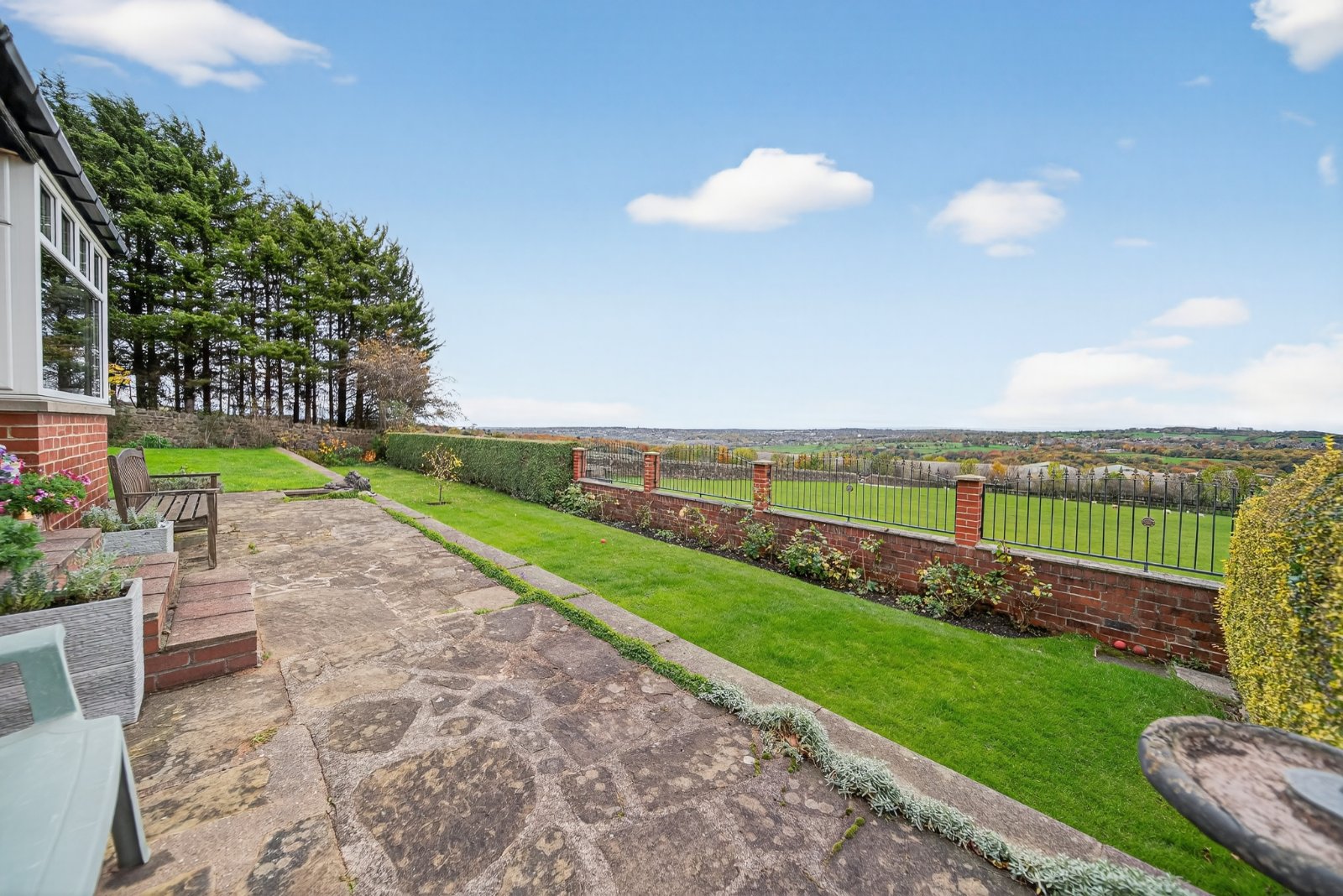 Low Green, Rawdon, Leeds, West Yorkshire, LS19