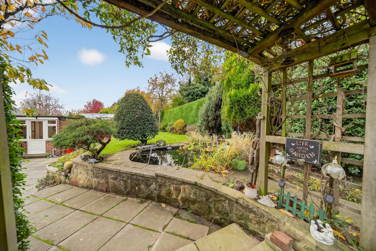 Low Green, Rawdon, Leeds, West Yorkshire, LS19