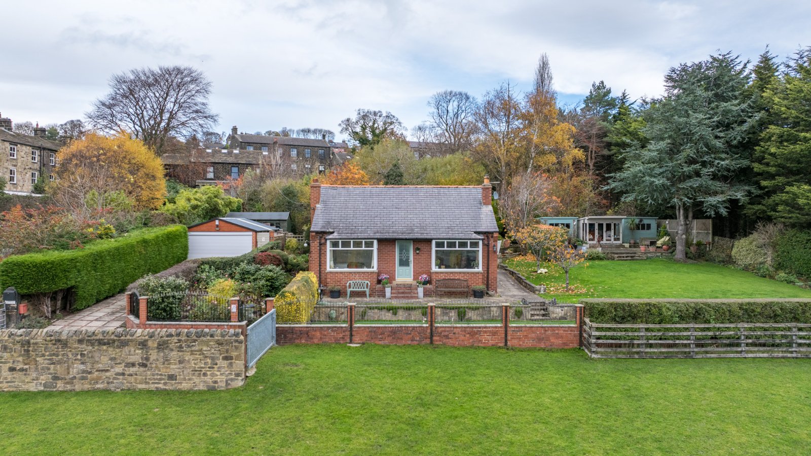 Low Green, Rawdon, Leeds, West Yorkshire, LS19