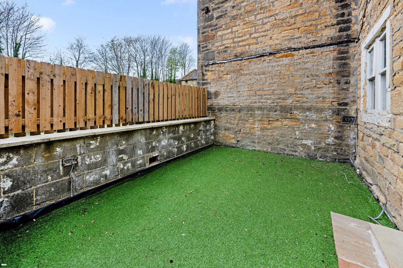 Land With House & Cottage – Bolton Lane, Bradford, West Yorkshire, BD2