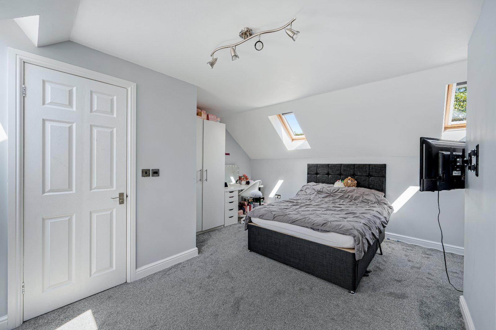 Southroyd Gardens, Pudsey, West Yorkshire, LS28