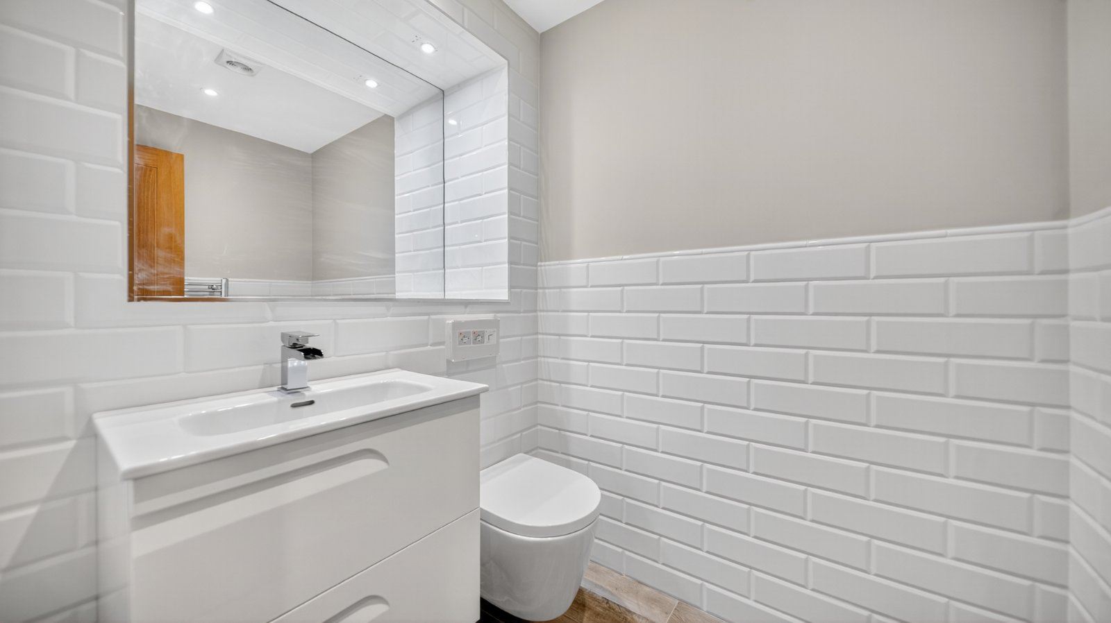 Leeds Road, Bramhope, Leeds, West Yorkshire, LS16