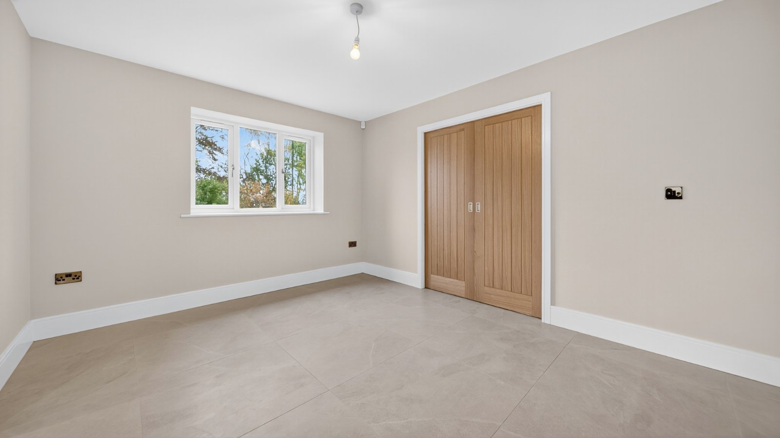 Leeds Road, Bramhope, Leeds, West Yorkshire, LS16