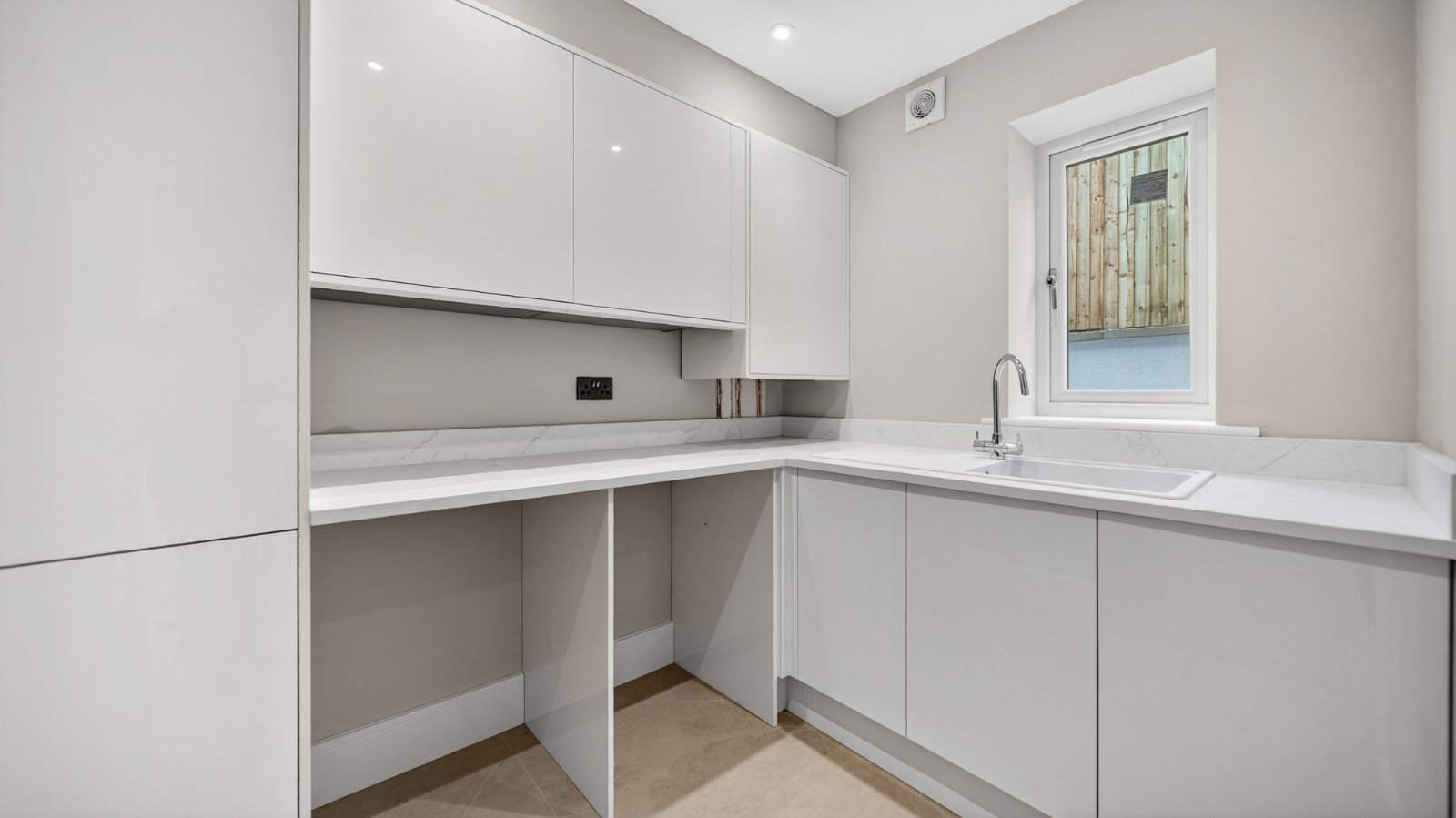 Leeds Road, Bramhope, Leeds, West Yorkshire, LS16