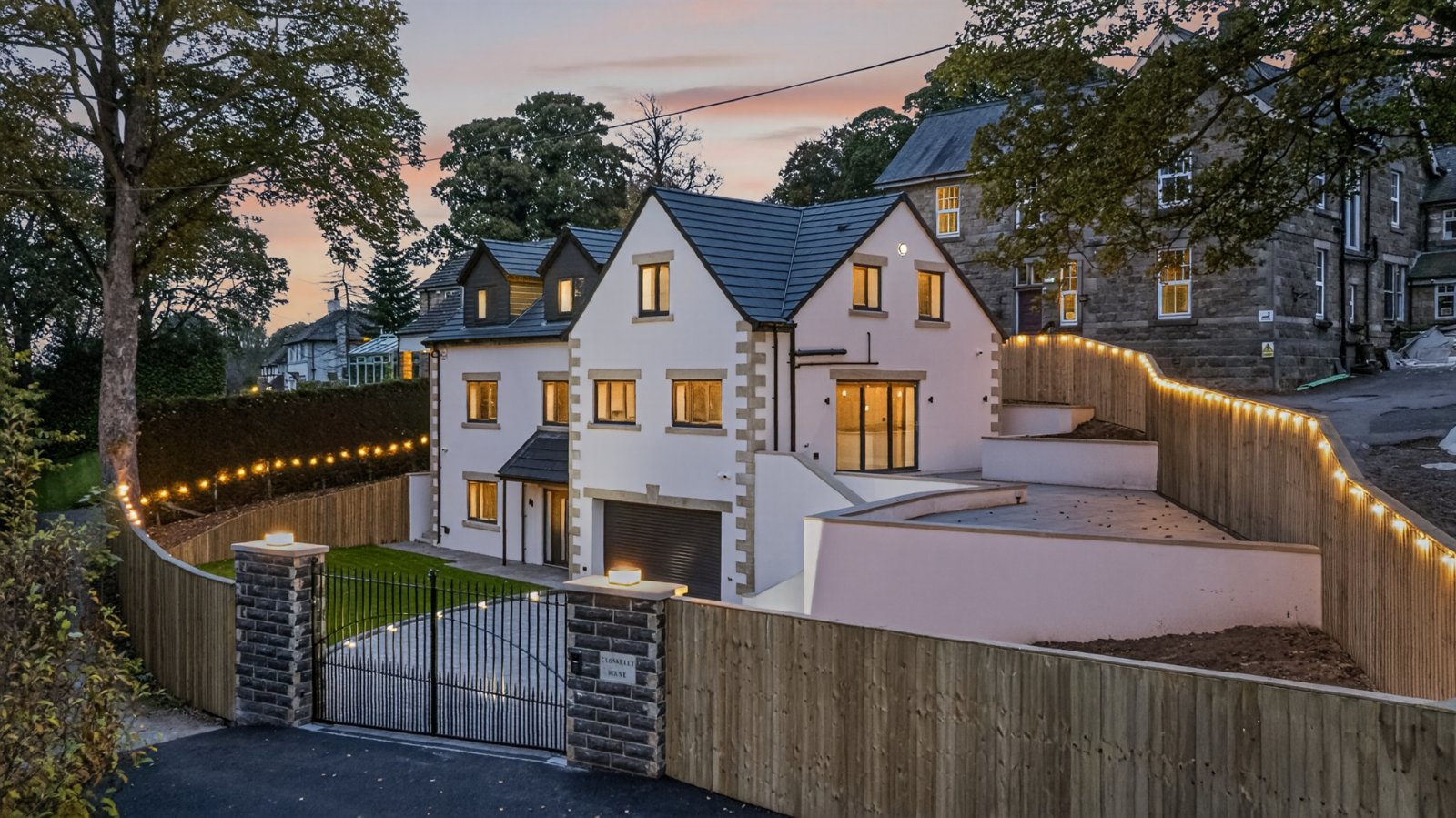 Leeds Road, Bramhope, Leeds, West Yorkshire, LS16