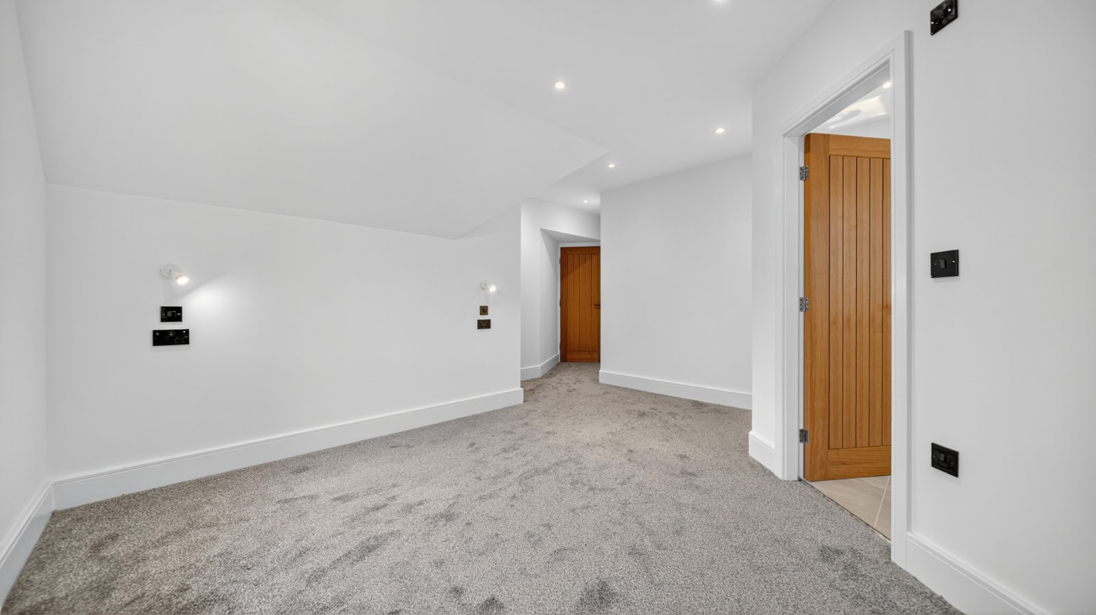 Leeds Road, Bramhope, Leeds, West Yorkshire, LS16