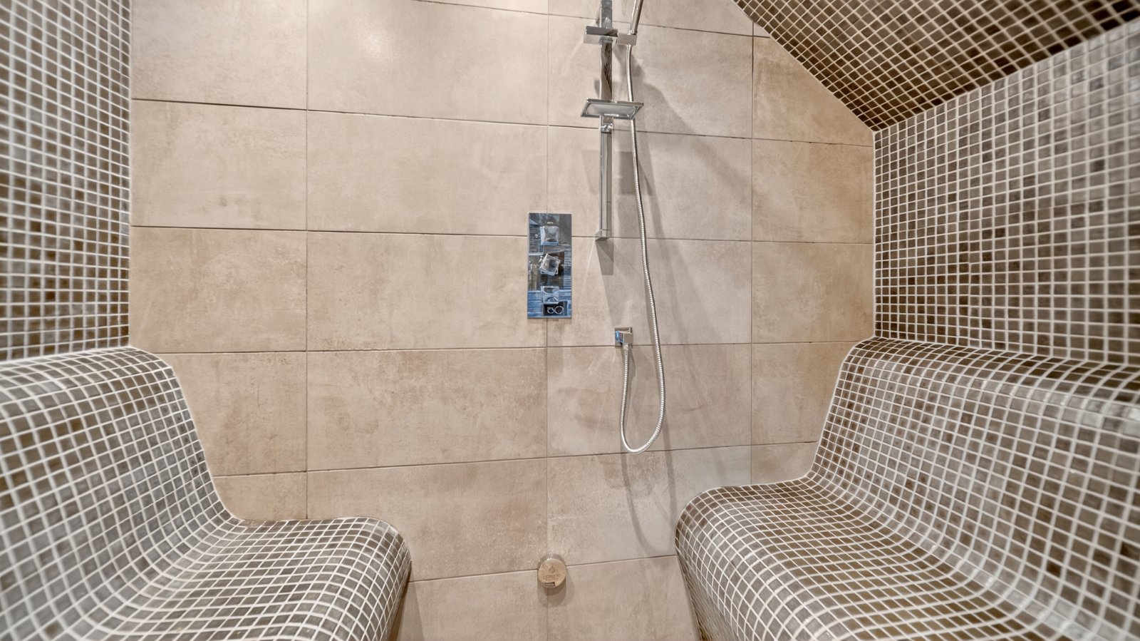 Leeds Road, Bramhope, Leeds, West Yorkshire, LS16