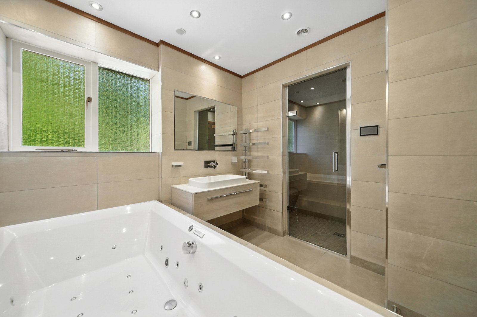 Woodlands Close, Apperley Bridge, West Yorkshire, BD10