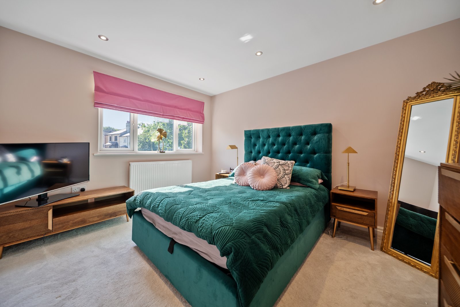 Gladstone Crescent, Rawdon, Leeds, West Yorkshire, LS19