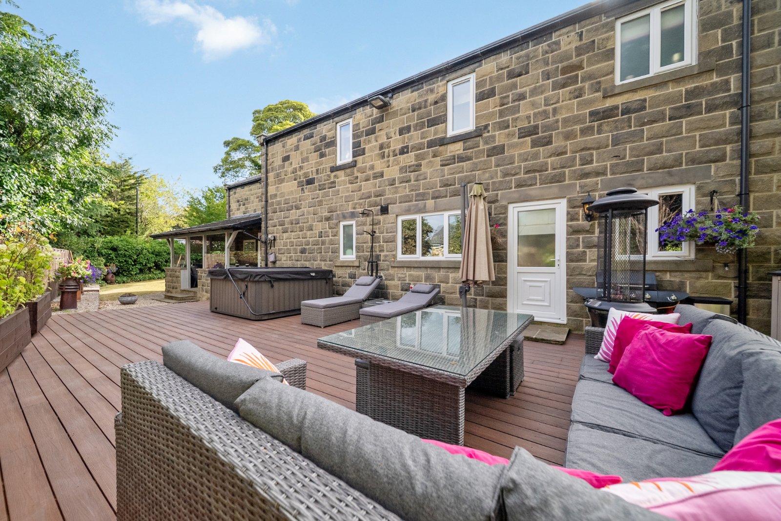 Gladstone Crescent, Rawdon, Leeds, West Yorkshire, LS19