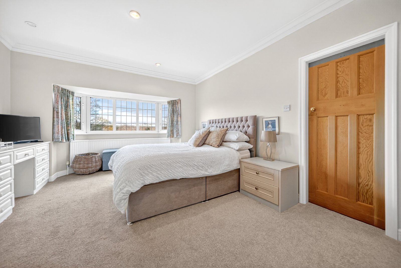 Bradford Road, Guiseley, Leeds, West Yorkshire, LS20