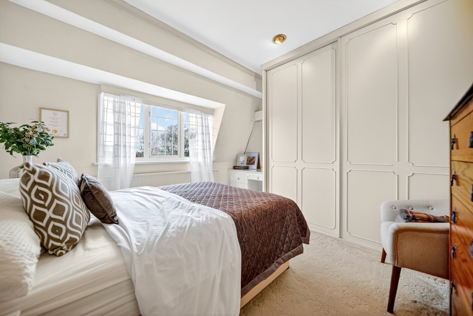 Bradford Road, Guiseley, Leeds, West Yorkshire, LS20