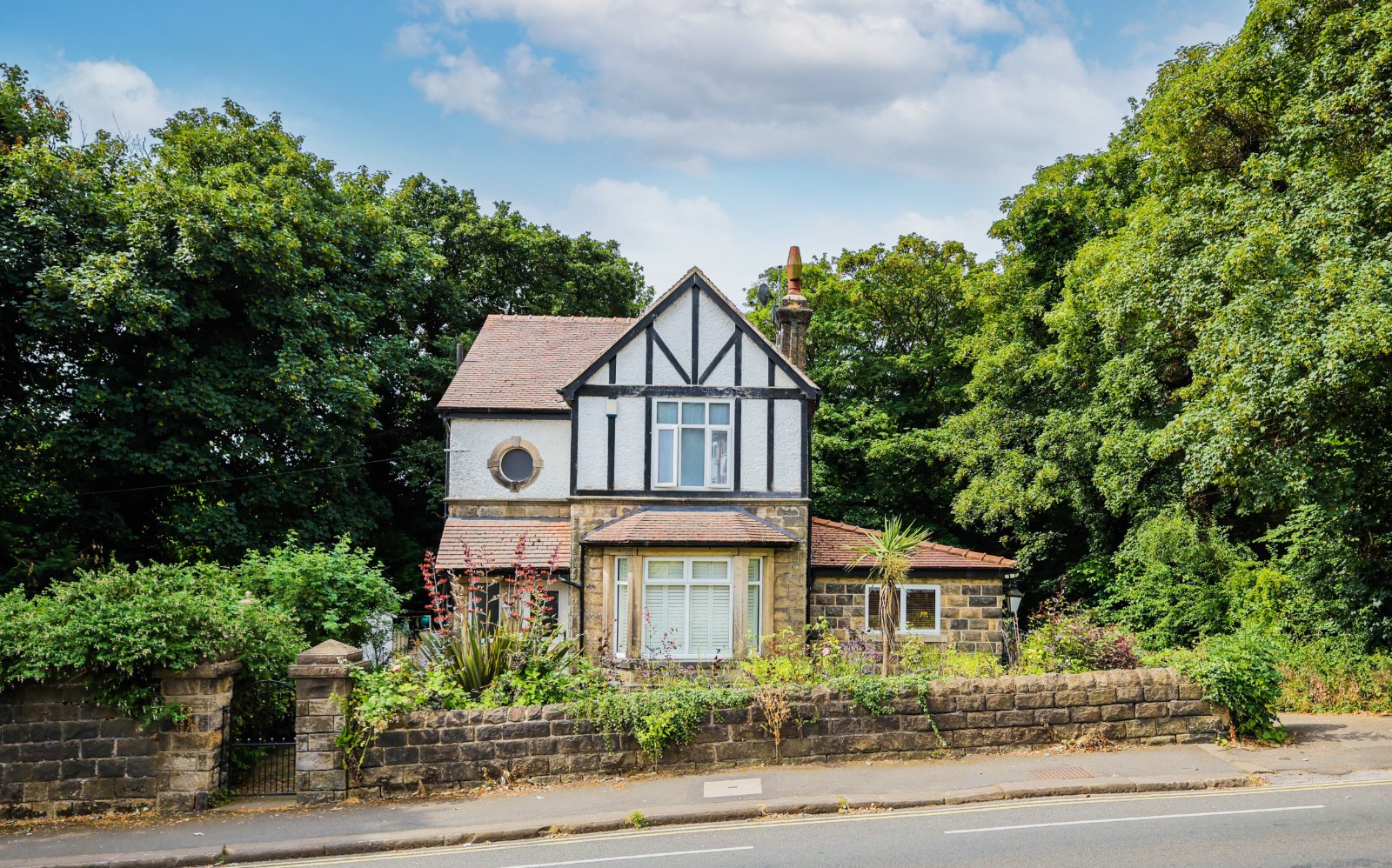 New Road Side, Horsforth, Leeds, West Yorkshire, LS18