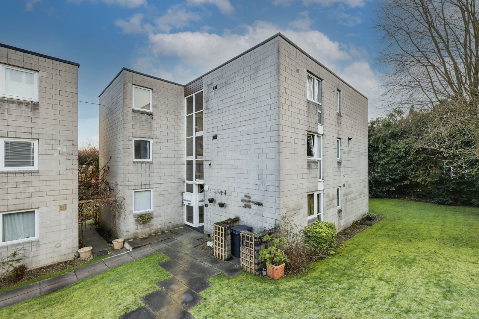 Lawns Hall Close, Leeds, West Yorkshire, LS16 - Hardisty