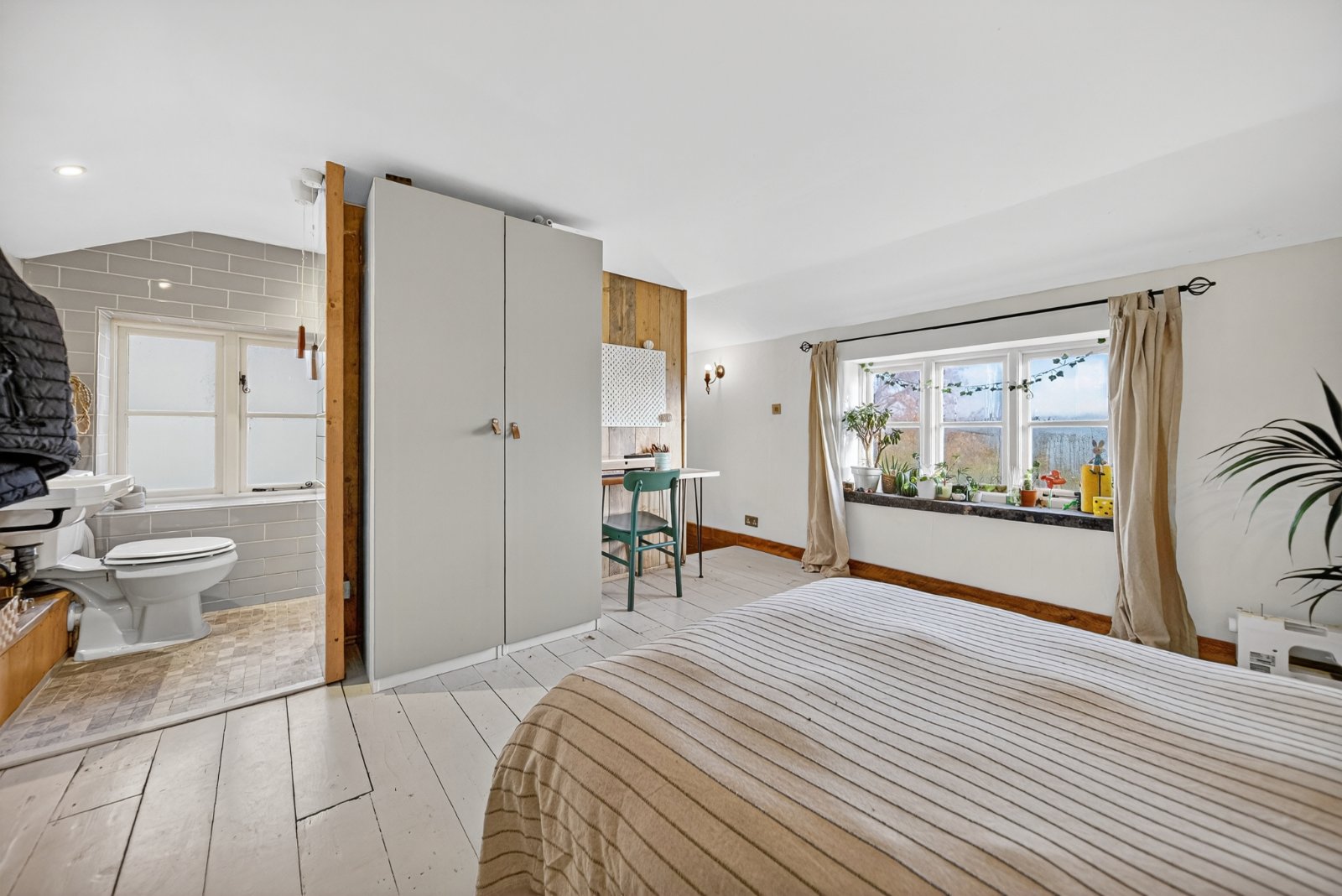 Thornhill Drive, Calverley, Pudsey, West Yorkshire, LS28